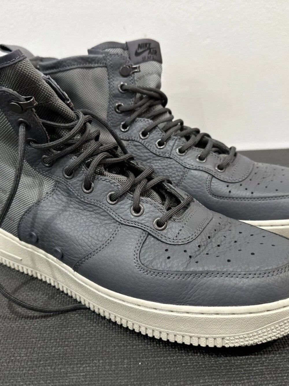 LOWEST PRICE !!! NIKE SF AF1 MID AIR FORCE MENS 10.5 GREY LEATHER